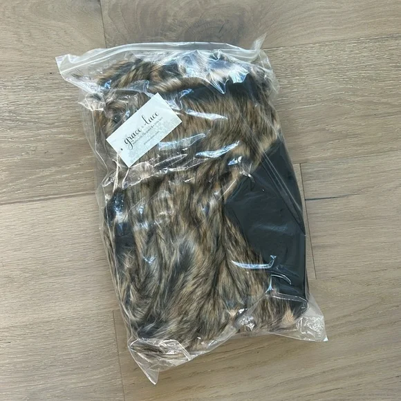 Tuckernuck Multitone Faux Fur Vest - Picture 3 of 4